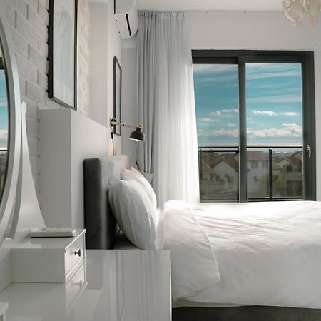 Terra Apartments In Caesar Blue Resort, Fixed Lunch Till 3Pm, Gym, Heated Pool, Sauna, Kids Club Rizokarpaso Eksteriør billede